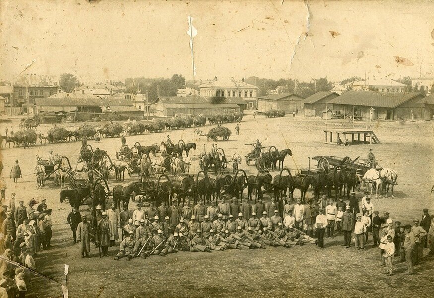 1910-1920. Пожарная команда на Сенной площади. Источник: pastvu.com