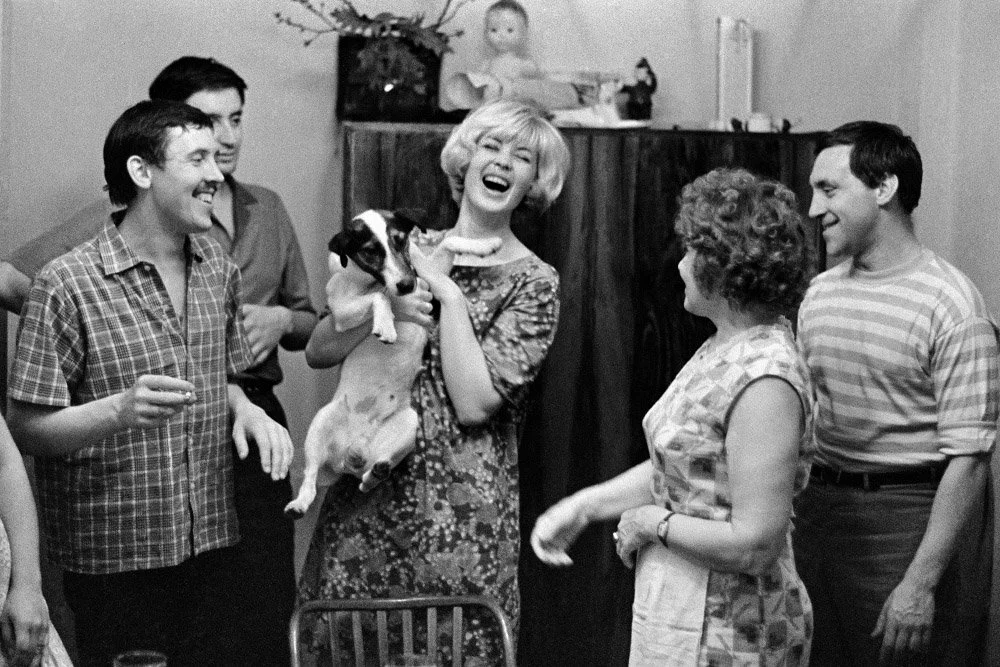 Прав был поэт Леонид Дербенев. В нашей жизни есть только вот такие миги радости...-6