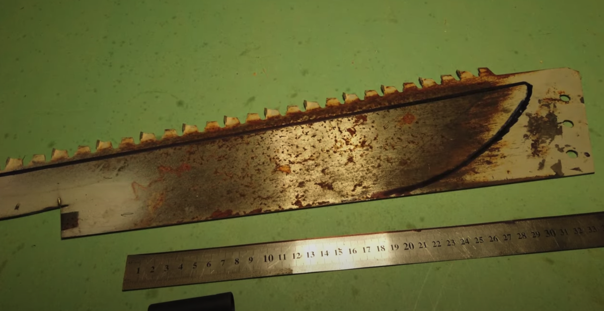 Отличная вещь которую можно сделать своими руками из старой ножовки ...