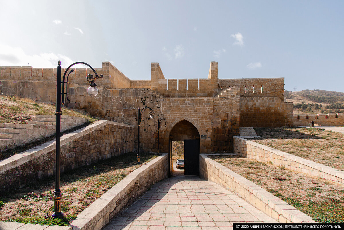 внутри крепости Нарын-Кала