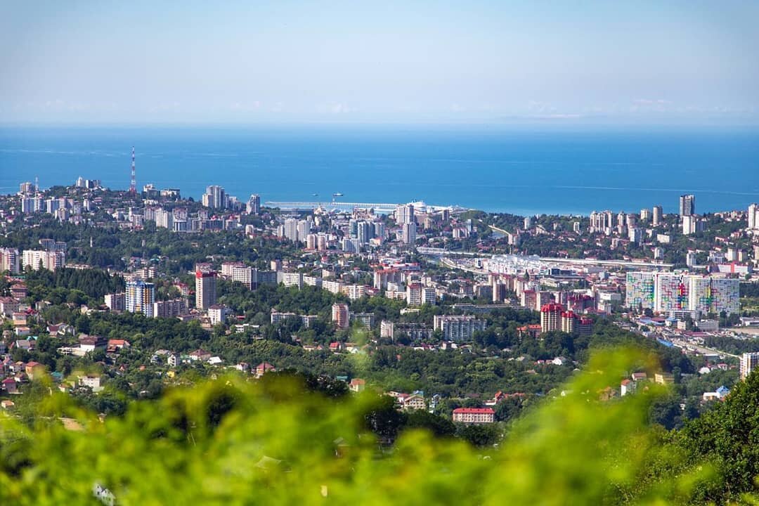 Фото видео сочи. Гора пикет Сочи. Смотровая площадка пикет Сочи. Смотровые площадки Сочи Адлер. Гора пикет Сочи смотровая площадка.