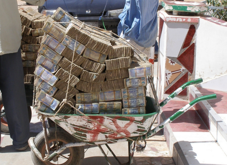 Пустяки, дело житейское: и волноваться тут нечего - уверяют в правительстве)