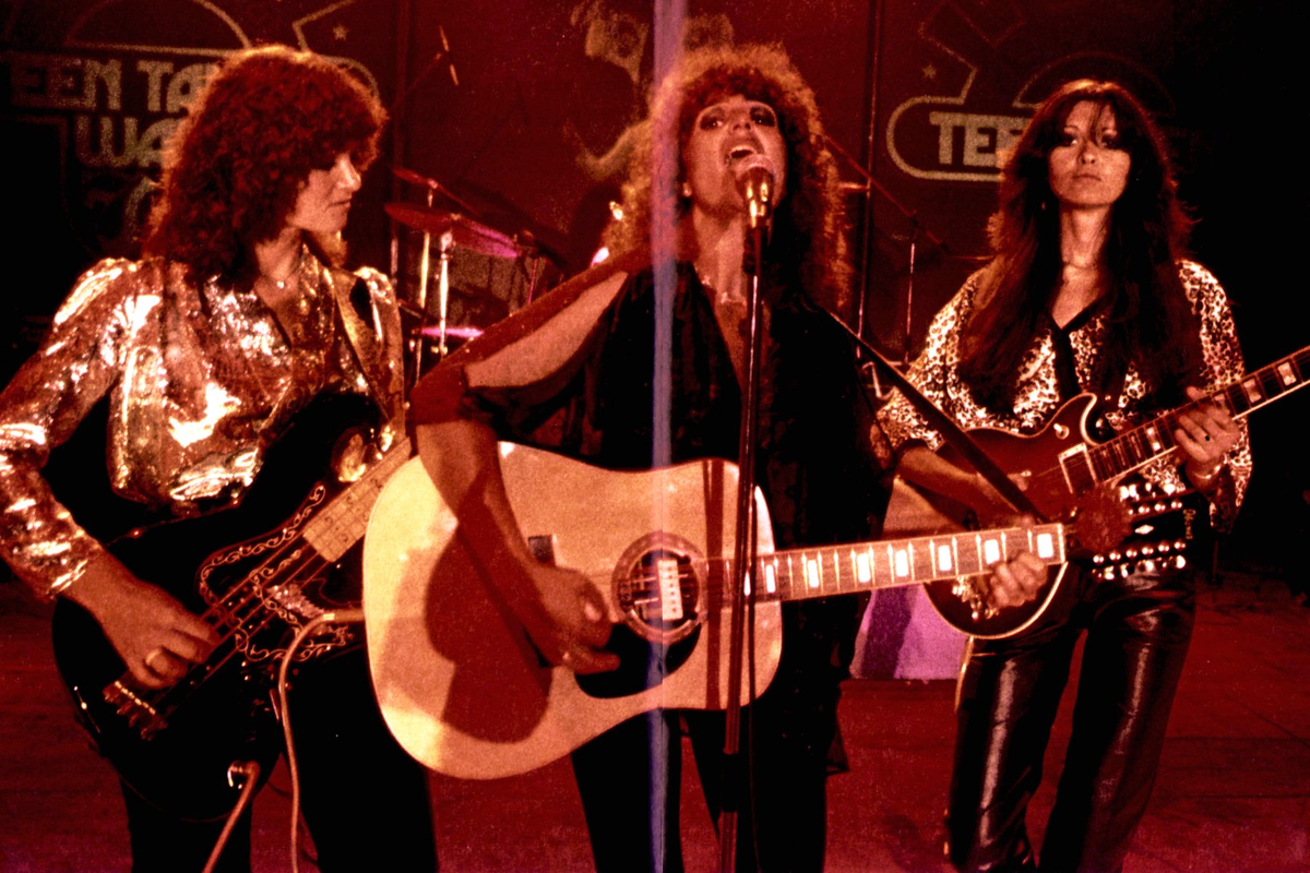 Clout. Clout under fire 1979. Clout. обложки clout. группа clout 1980.