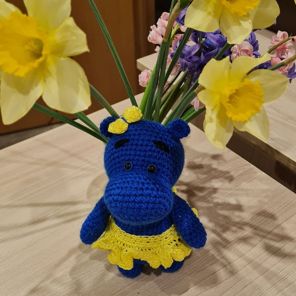 Вязаная игрушка Бегемот 