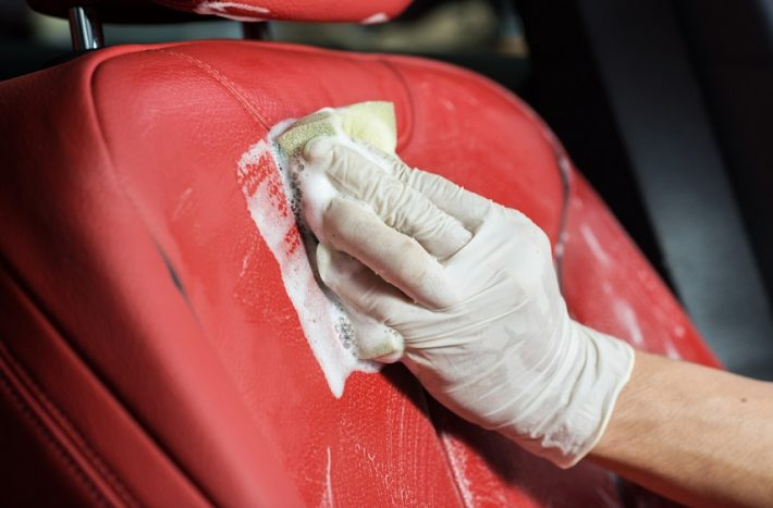 Как чистить автомобильные сиденья