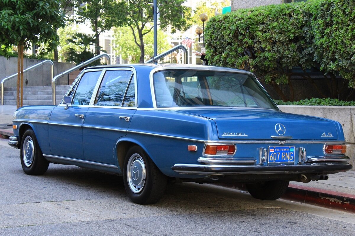 Mercedes Benz 300 sel