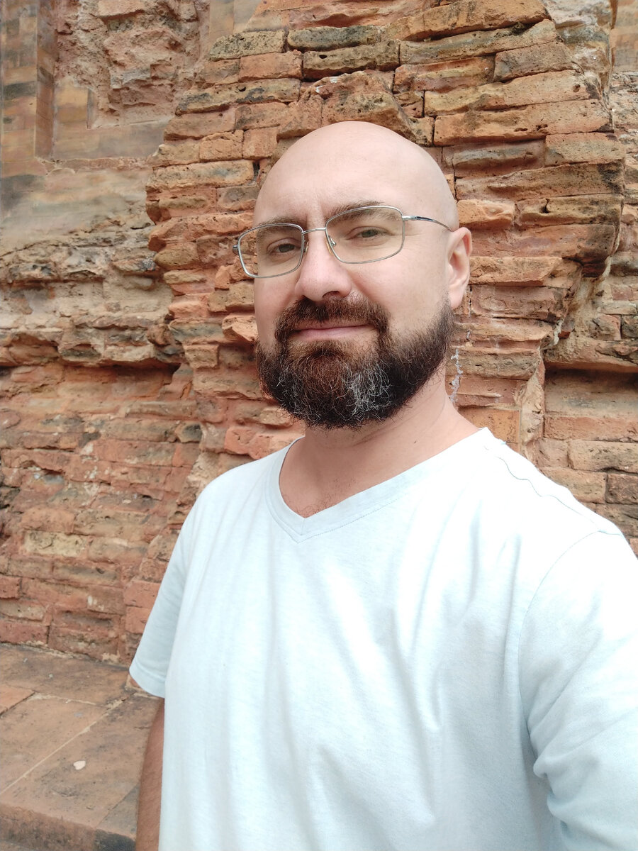 Типо умный человек, всегда ваш Александр из Вьетнама