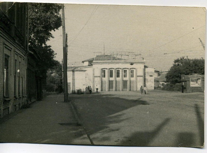 Вид с центрального входа в цирк 