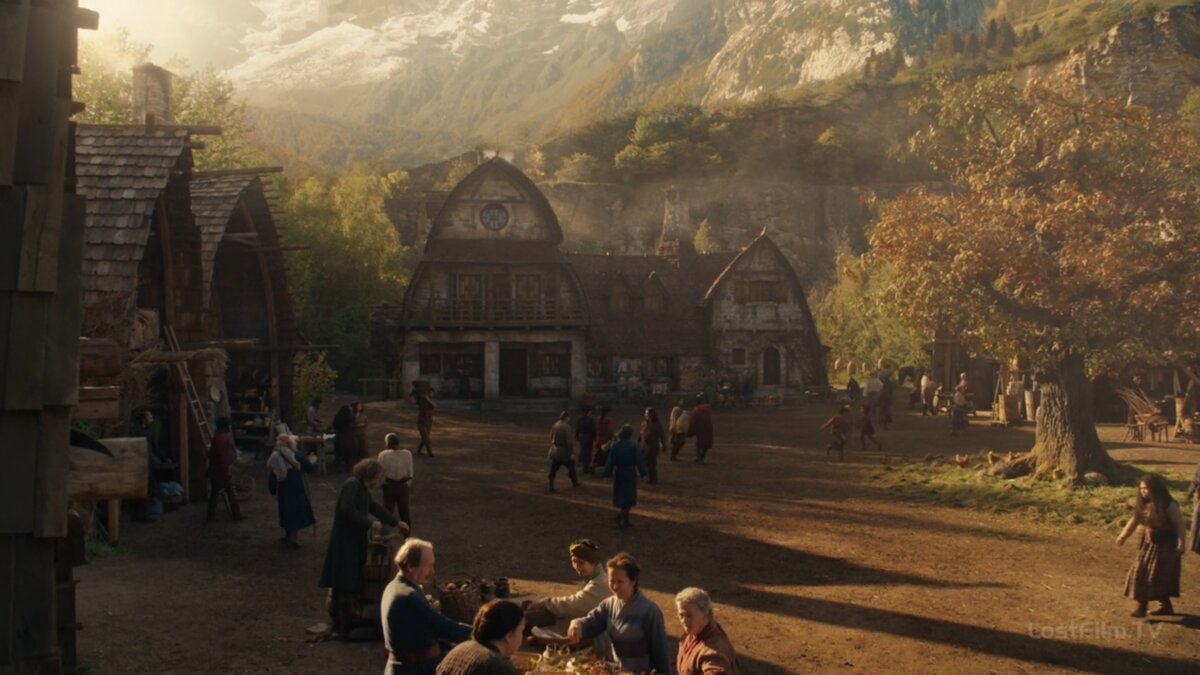 Эмондов Луг - родное поселение героев (скриншот из сериала).