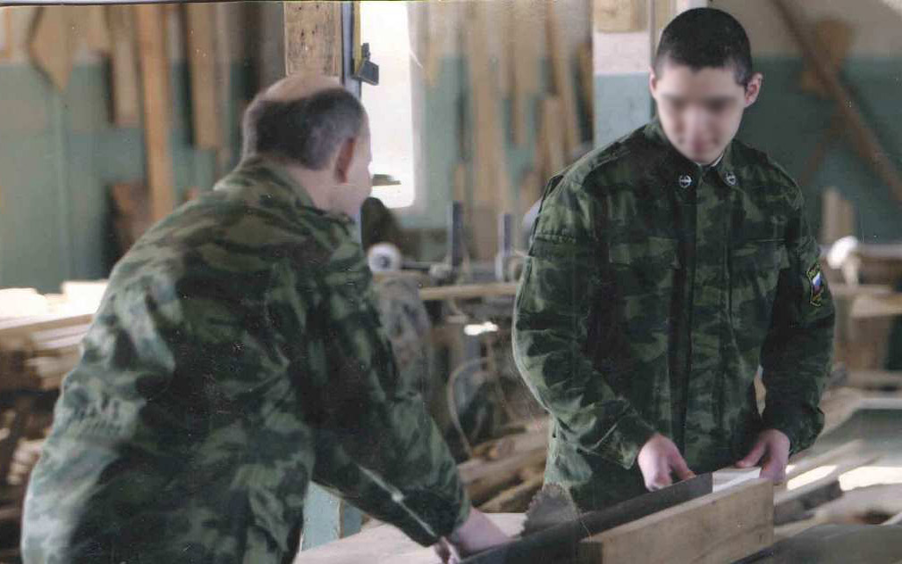 Показываю как выглядит заброшенный аэродром Рождествено — в СССР здесь готовили летчиков ВВС и парашютистов!15