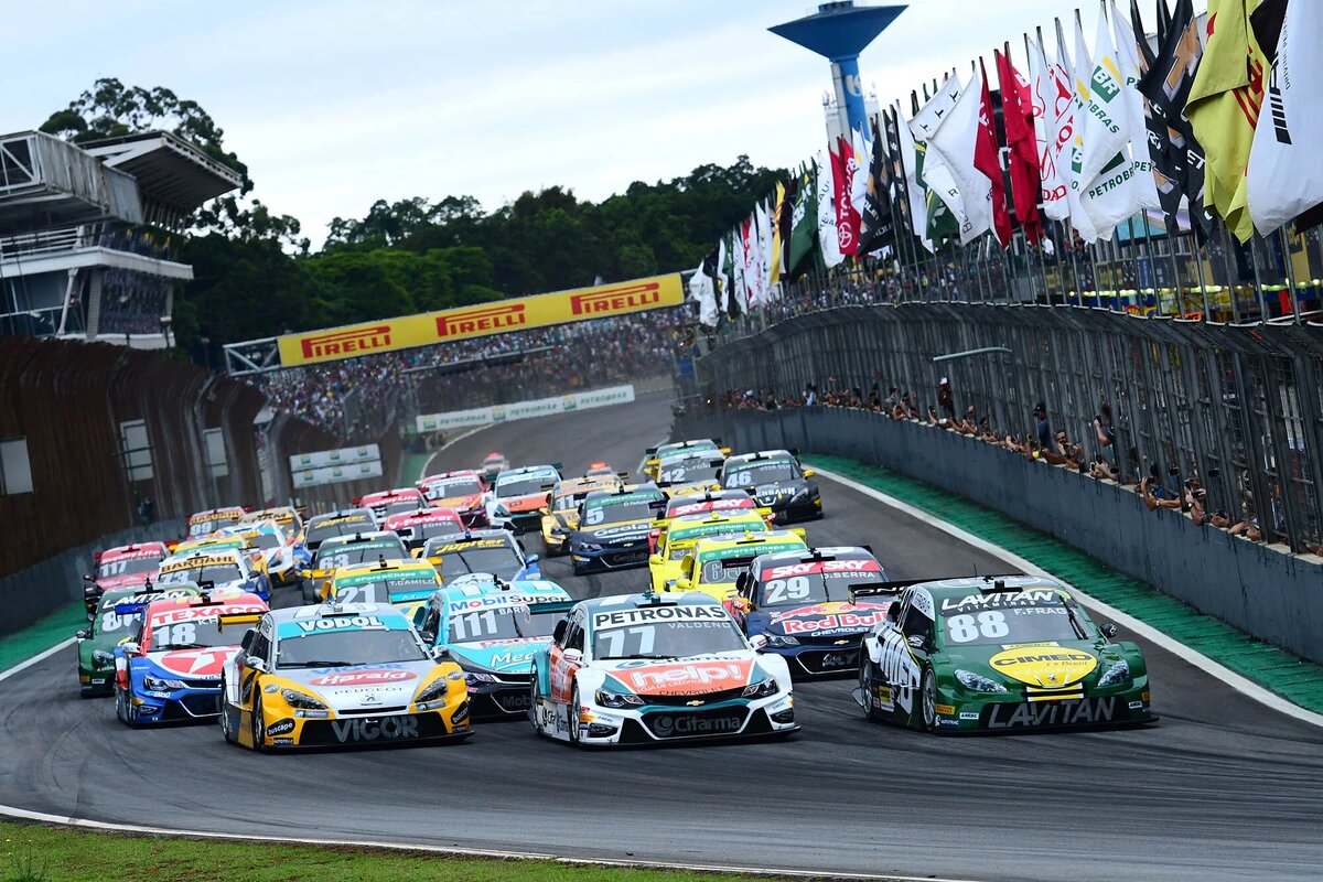 Старт финальной гонки 2016 года в Интерлагосе