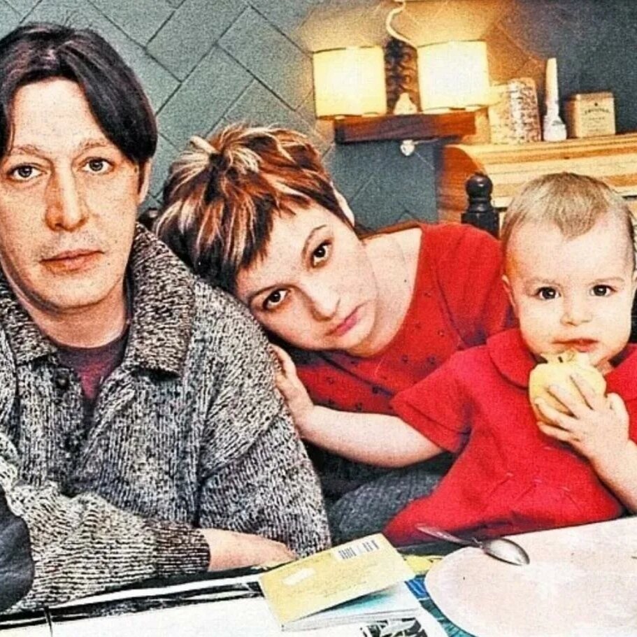 Михаил Ефремов и Ксения Качалина с дочерью. Фото из открытого доступа