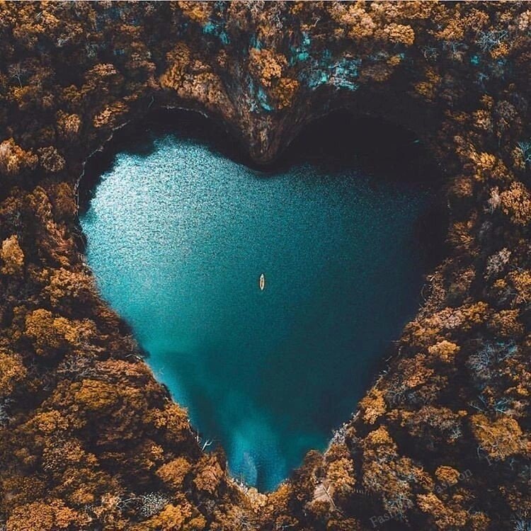 Природа творит