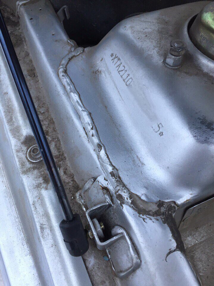 Вин на двенашке. Да да я замазал чтобы не запечатлеть его. 