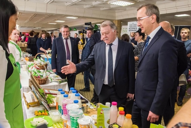    На выставке сельхозпродукции Admoblkaluga.ru