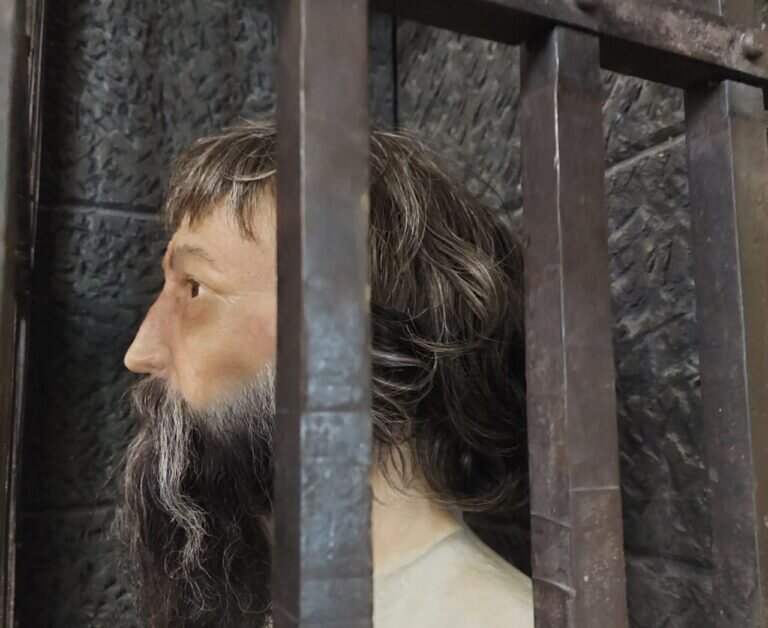    В музее истории Оренбурга появится фигура Емельяна Пугачева в клетке Белов Михаил Александрович