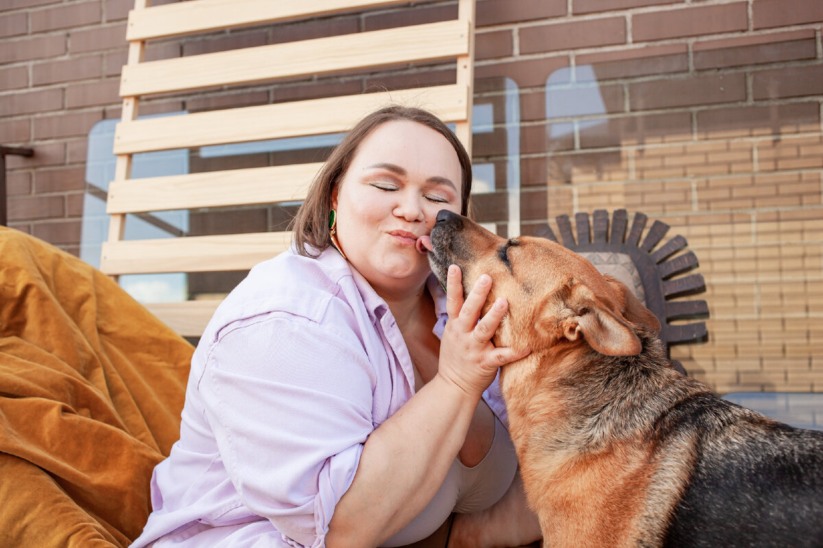 Специально для этой публикации в образе Мани наш друг чудесная Елена Акукве и ее питомица.  Фото: Ангела Толстова (Пушба)