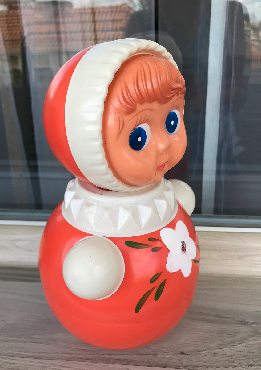 Неваляшка Ванька встанька. Кукла неваляшка. Ванька-встанька игрушка. Кукла неваляшка фото.