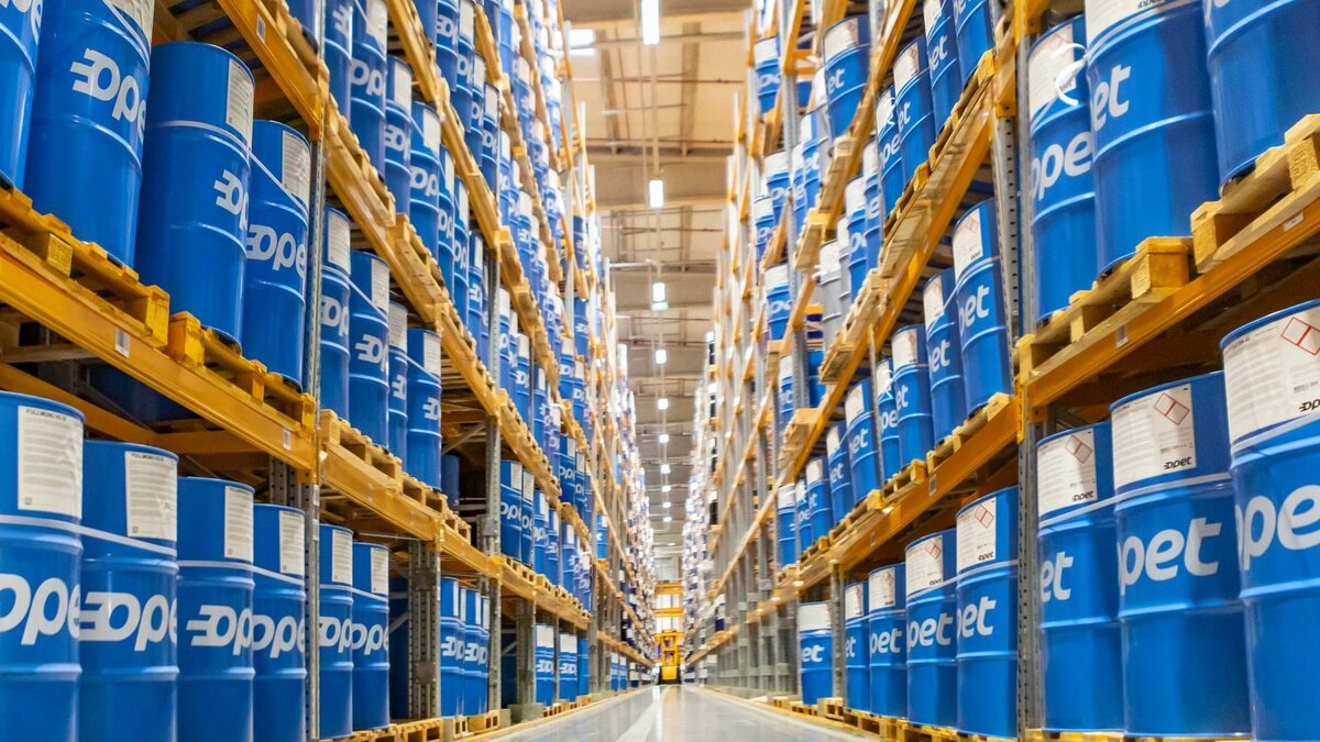 Склад моторных масел Opet в Турции