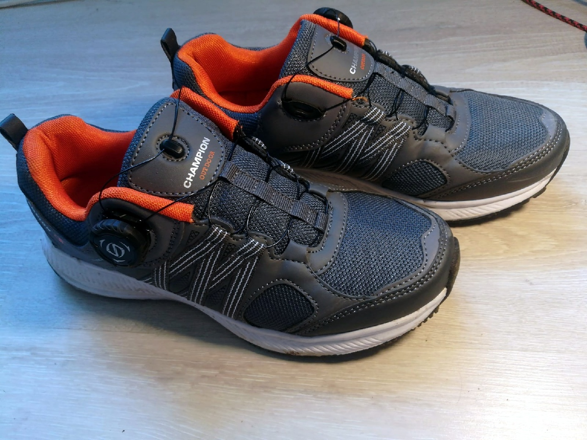 Фотографии кроссовок.