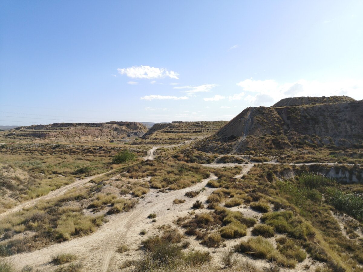 Это не ад, просто карьеры недалеко от города. Зато красиво!