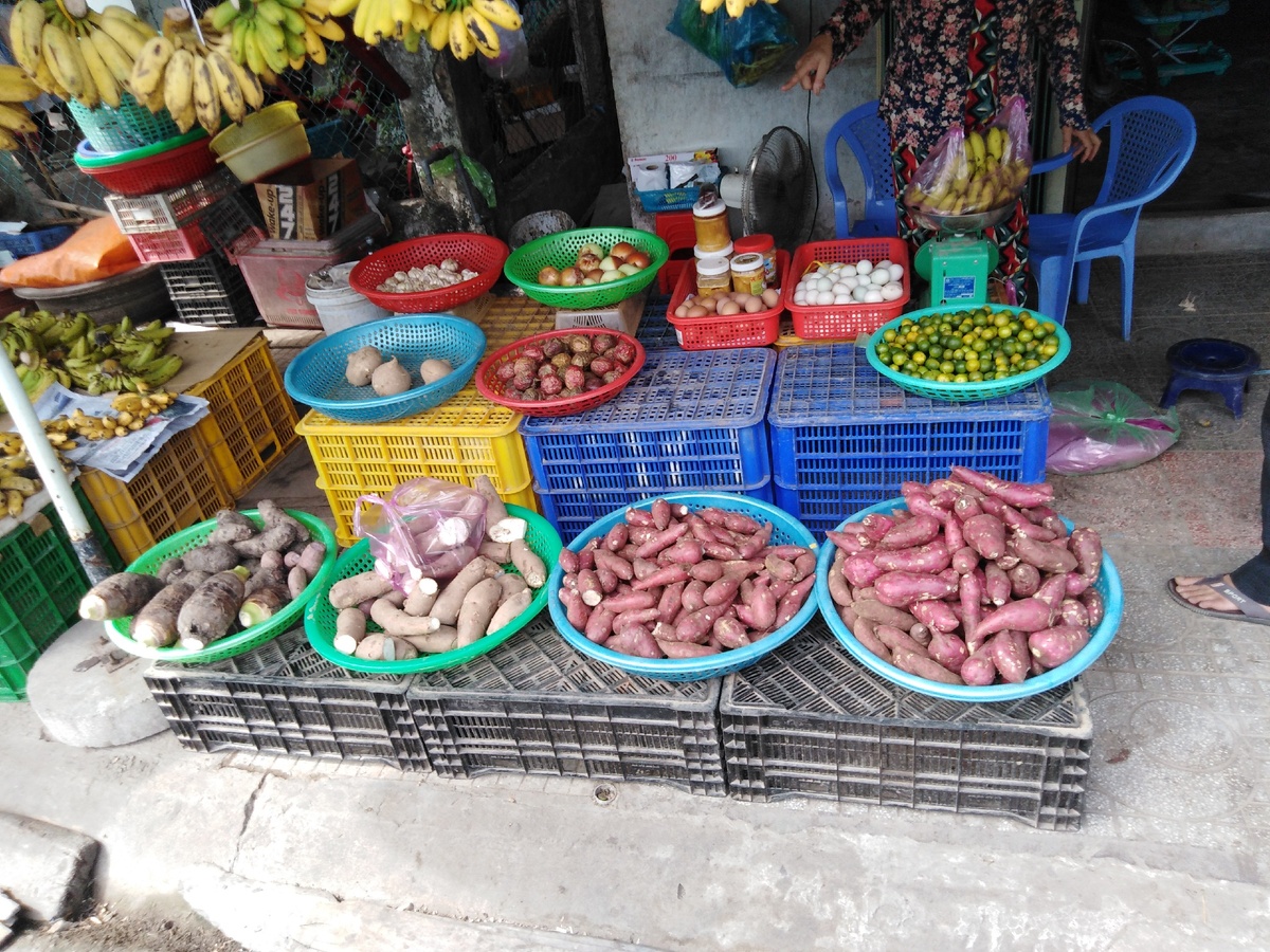 Местная картошка и маниока