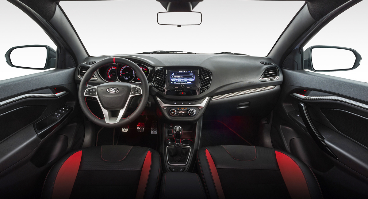 Салон смотрится не плохо, но качество пластика конечно не радует. 