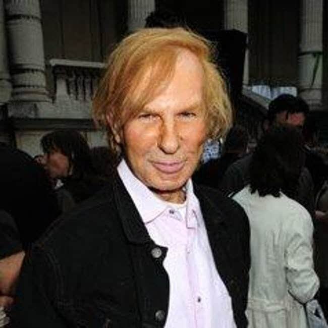 Вот этот "красавец" - Клод Монтана - знаменитый французский модельер.