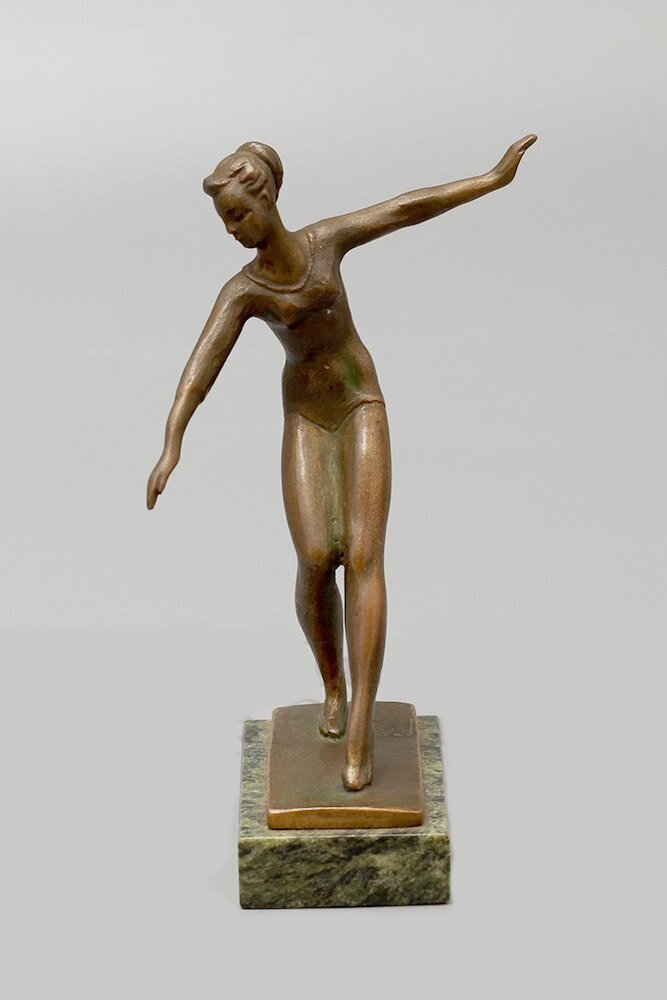 Обычно держу такую форму. Фото с просторов интернета, Яндекс-картинки