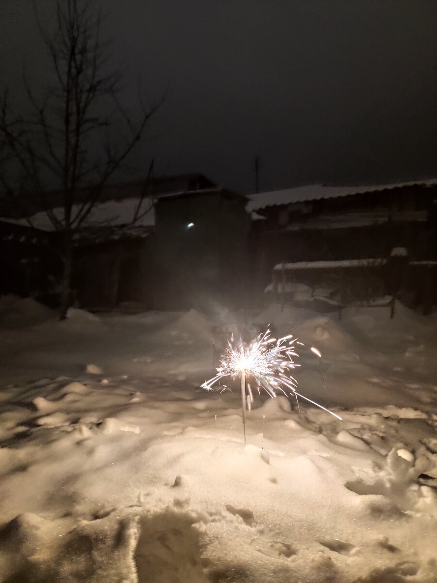 Бенгальский огонь, который мы пытались зажечь около 10 минут