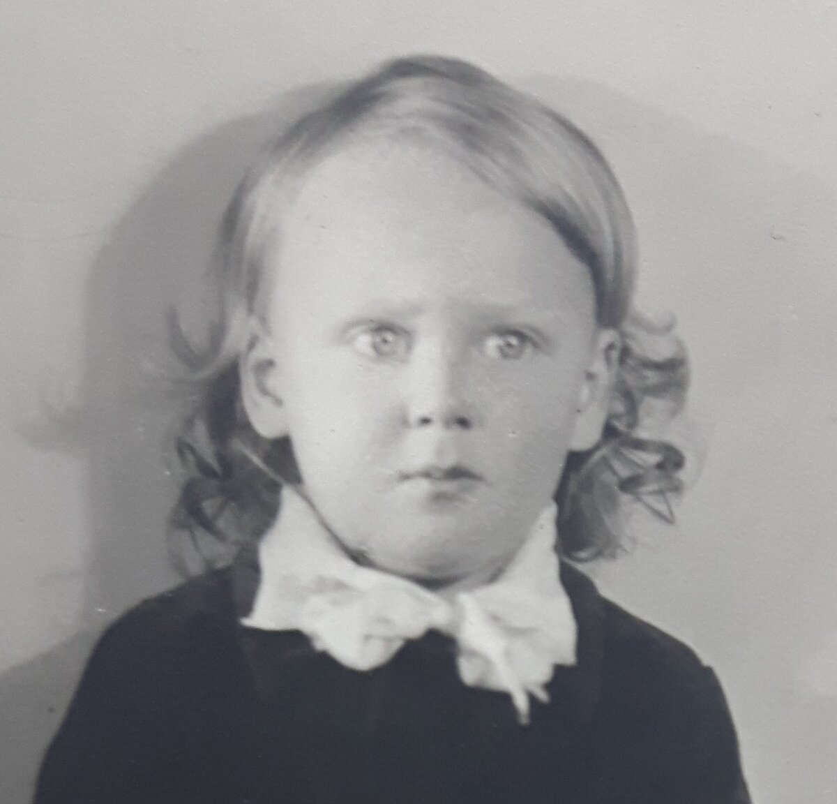 Здесь мне три года.