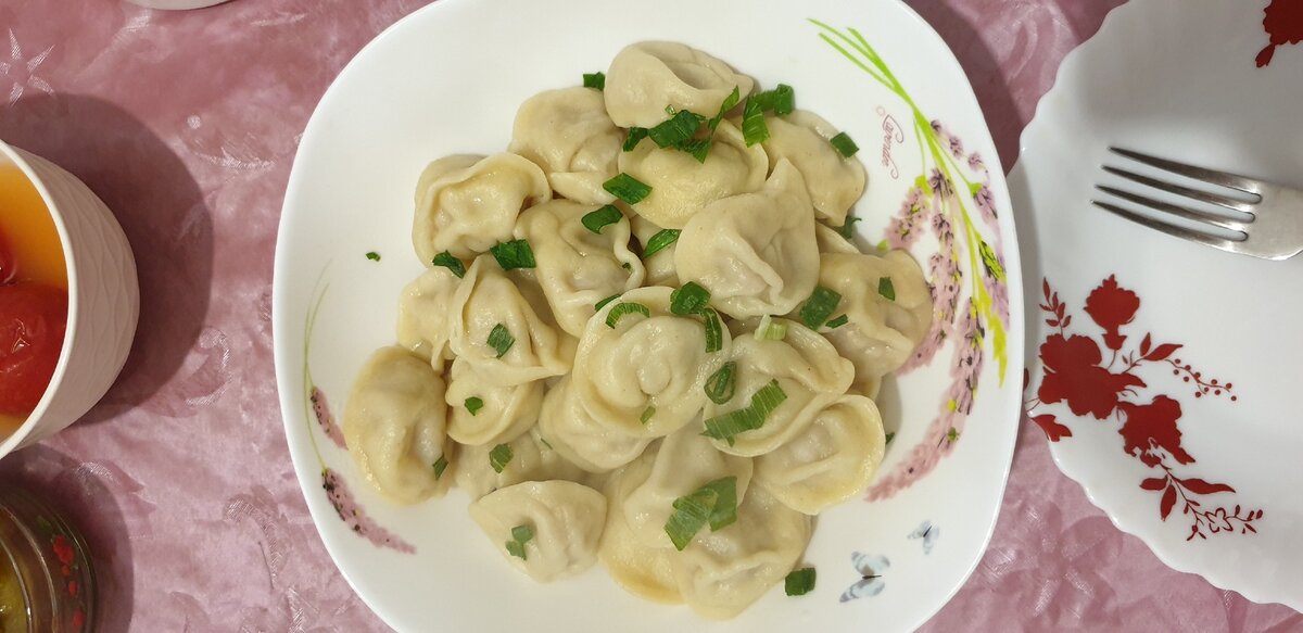 Так выглядят уже сваренные пельмешки.