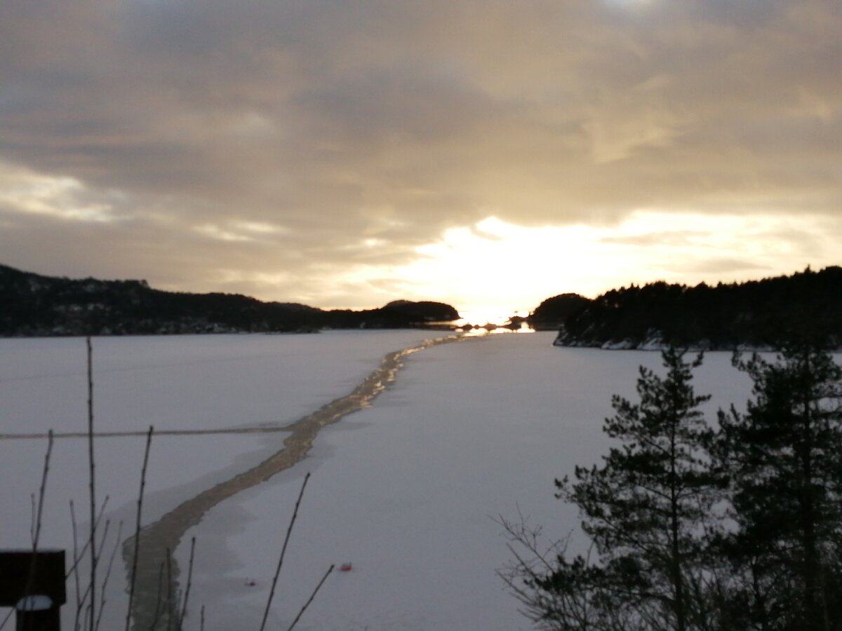 Фана-фьорд. Закат солнца. Фото автора.