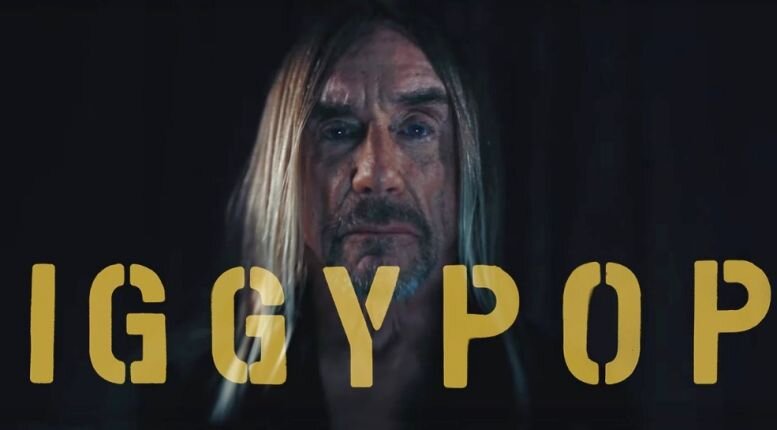 Iggy Pop в наши дни. В 2021 году музыканту стукнуло 74 года, а он все прыгает по сценам