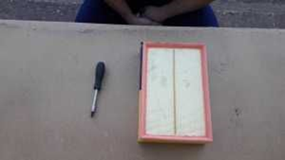 Отвёртка, возможно, плоскогубцы, сменный воздушный фильтр, место для работ и немного свободного вашего времени.