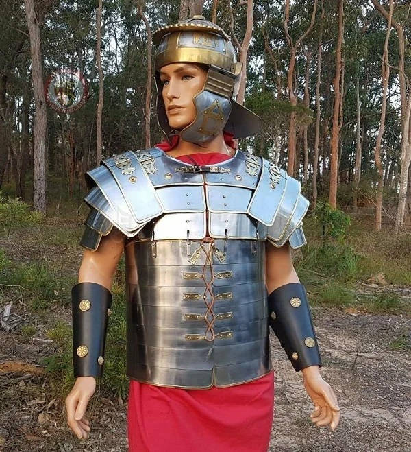 Римский пластинчатый доспех - «лорика сегментата».