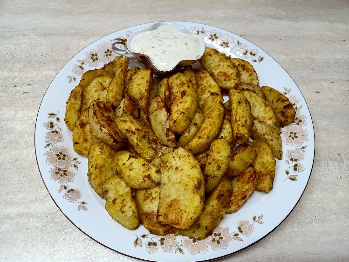Картошка по деревенски в духовке с курицей