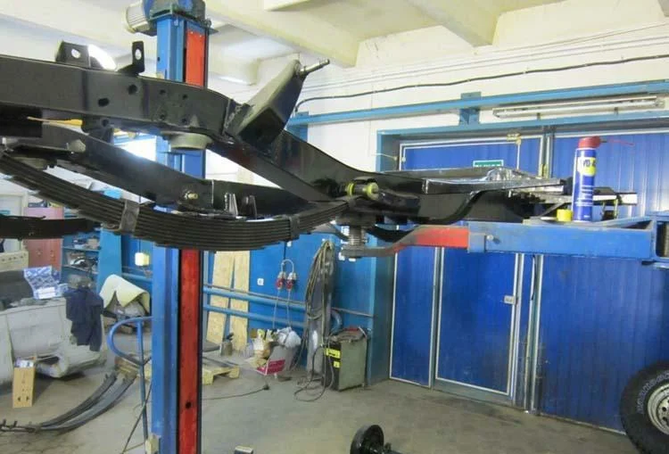 Рама с кузовом остались от ГАЗ-69А. Был установлен мотор УМЗ -4216 Евро-4. 
Автомобиль получил газобалонное оборудование 4 поколения, пятиступенчатую коробку передач АДС от УАЗика, новенькую однорычажную раздатку. Кроме того, были установлены такие новые элементы:

мосты;
рессоры;
карданы;
гидравлический усилитель руля АДС;
дисковые тормоза;
рулевой демпфер.