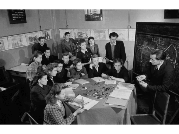 Загружено, с яндекс картинок. Тогда старались получить именно профессию, а не диплом. 