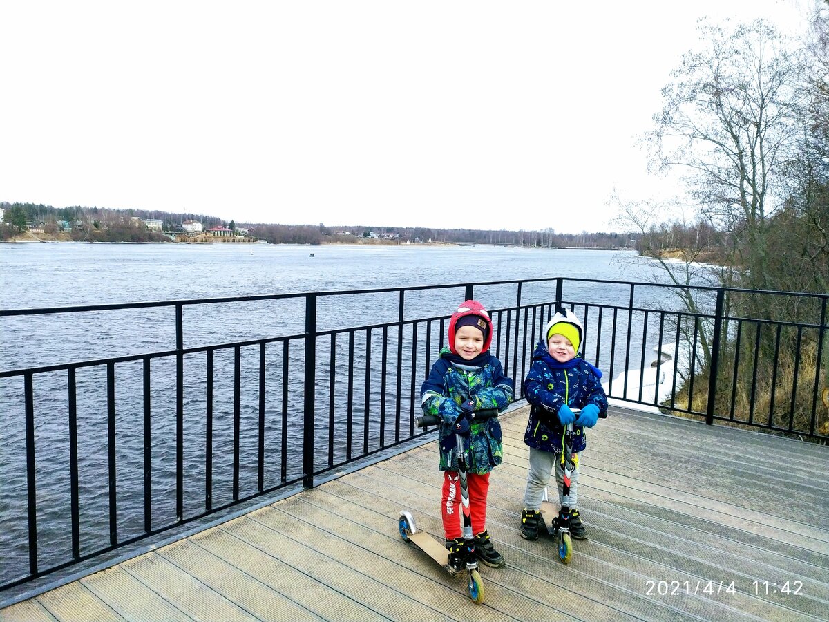 На Неве часто сильный ветер. 