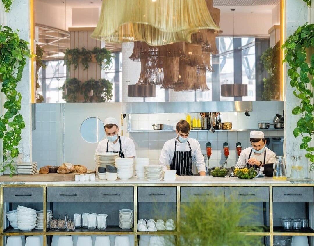 Открытая кухня кафе (фото https://www.instagram.com/anna_inkazan/)