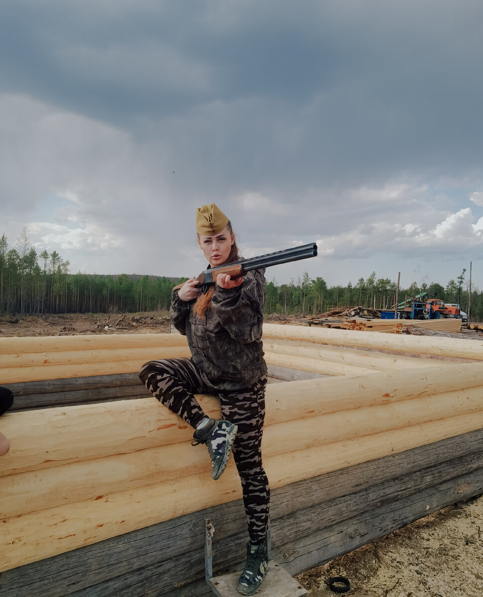 Мне нужна) чтобы это ружье всегда оставалось охотничьим, а пилотка только данью и атрибутом Великого Праздника! 