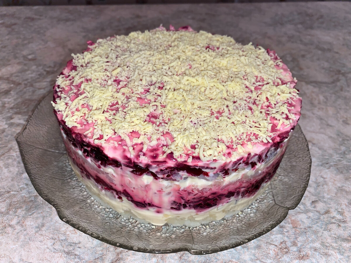 Для придания формы использовала кулинарное раздвижное кольцо.