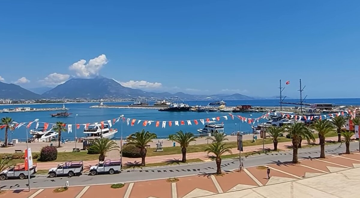 Набережная в Аланье, Турция