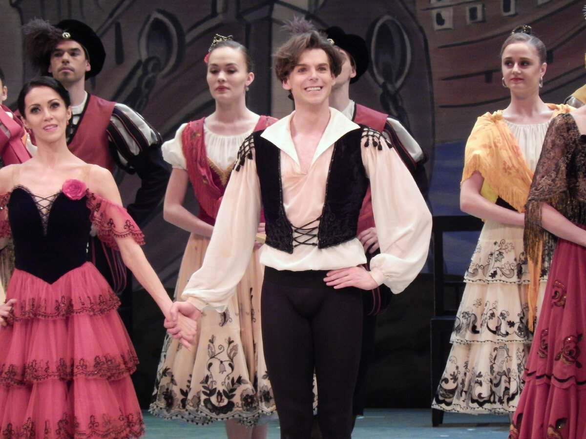 Батоева и Шкляров - поклоны после 1 акта