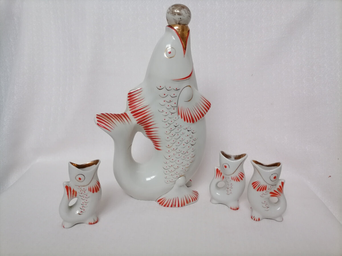 Штоф-Рыба, ЗХК,  высота вместе с пробкой- 26 см.