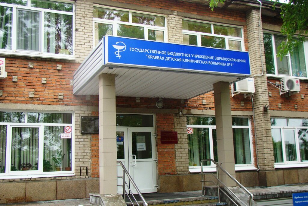 Приморские врачи провели уникальную операцию новорожденной малышке