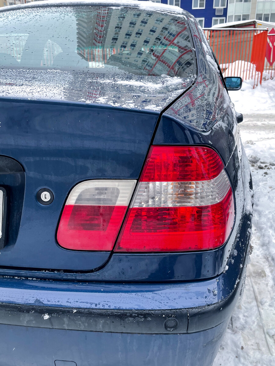 Редкости добавляет то, что белое стекло на внутреннем фонаре у меня полностью закрывает верхнюю часть, а не сделана как "вставка" 