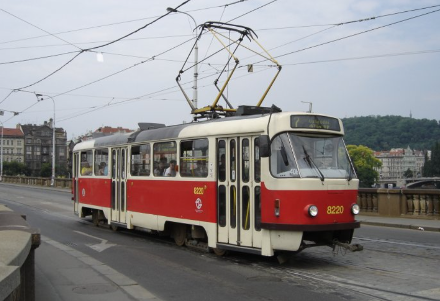 Татра Т3, источник - https://commons.wikimedia.org/wiki/File:TramPrague1.jpg