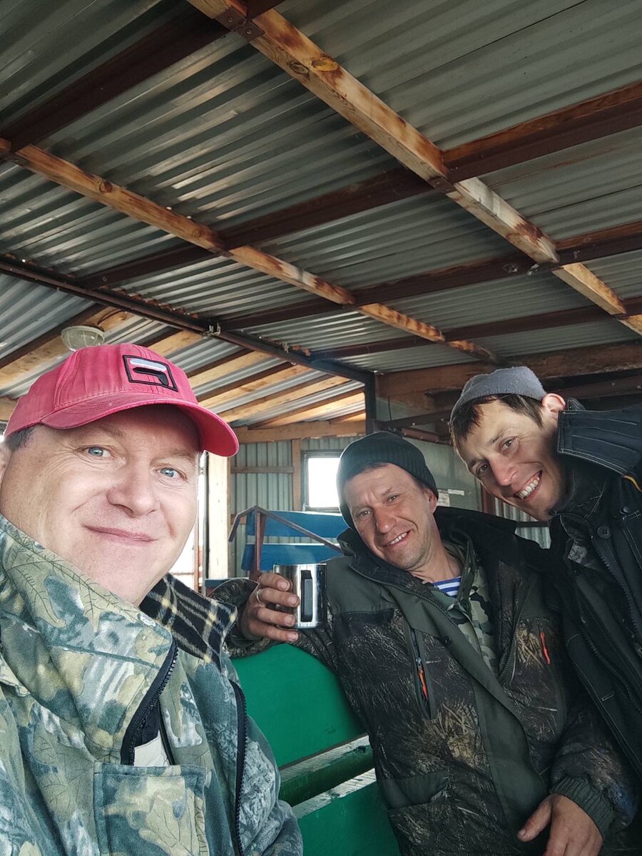 Пока паром шел,перекусили,попили чая!